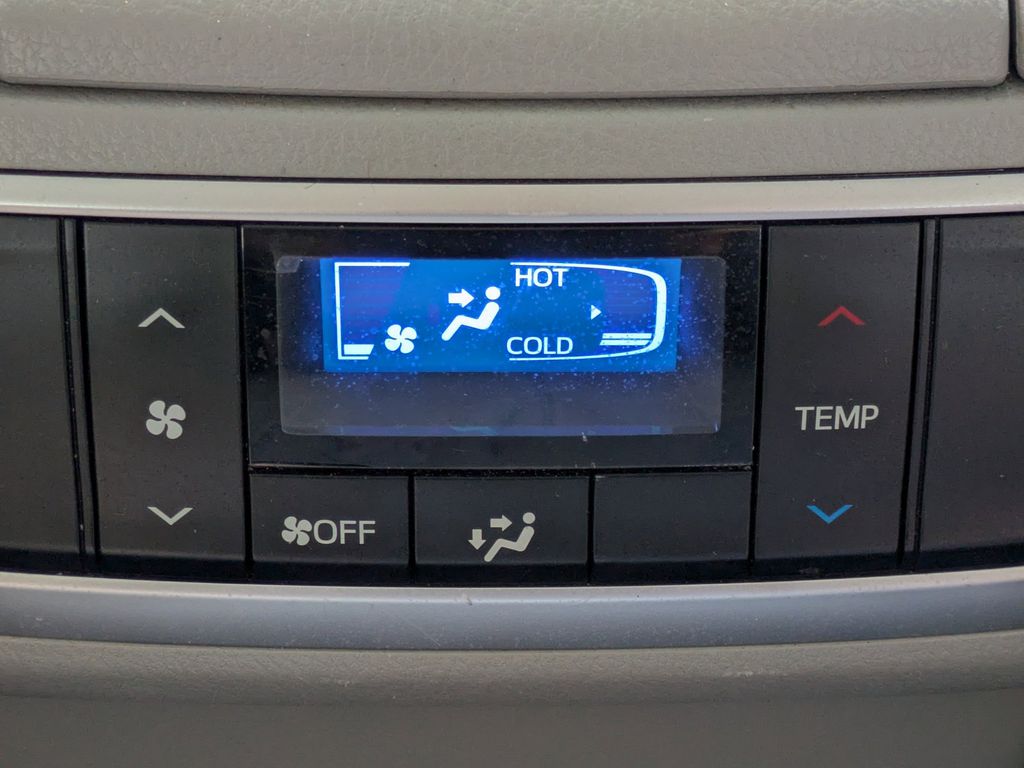 Thumbnail: 2019 Toyota Highlander - 14