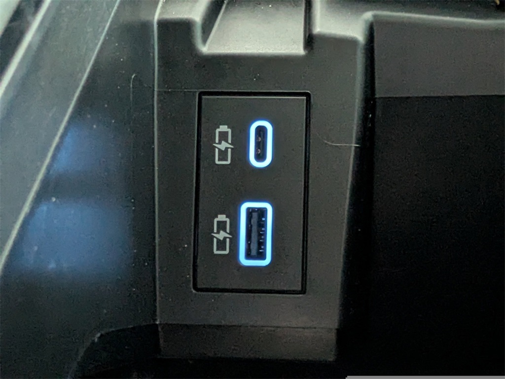 Thumbnail: 2022 Toyota Sienna - 38