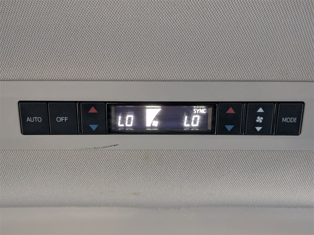 Thumbnail: 2022 Toyota Sienna - 7