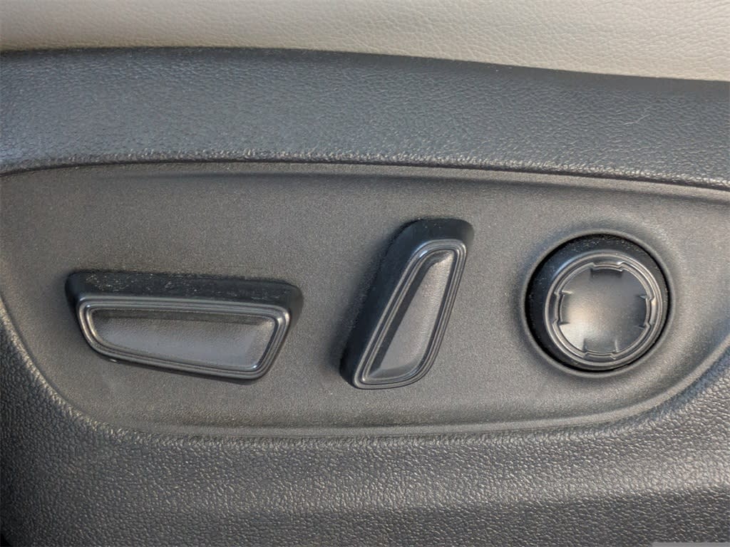 Thumbnail: 2022 Toyota Sienna - 30