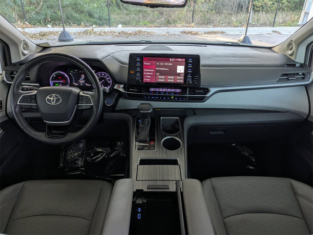 Thumbnail: 2022 Toyota Sienna - 2