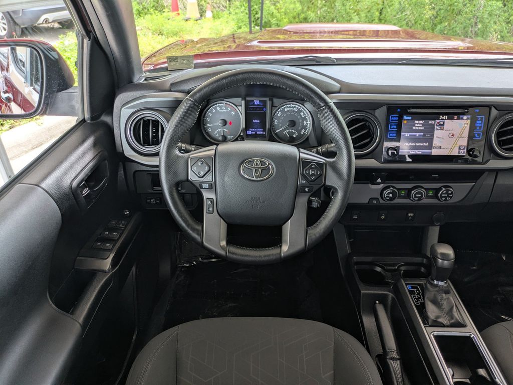 Thumbnail: 2017 Toyota Tacoma - 10