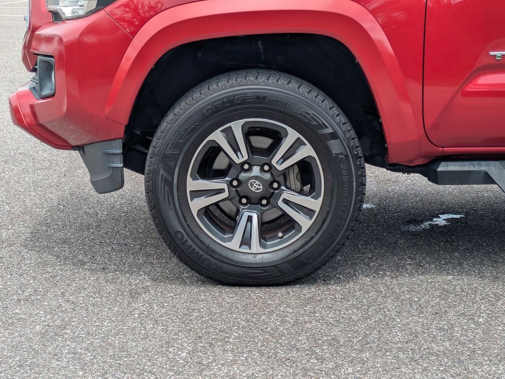Thumbnail: 2017 Toyota Tacoma - 8