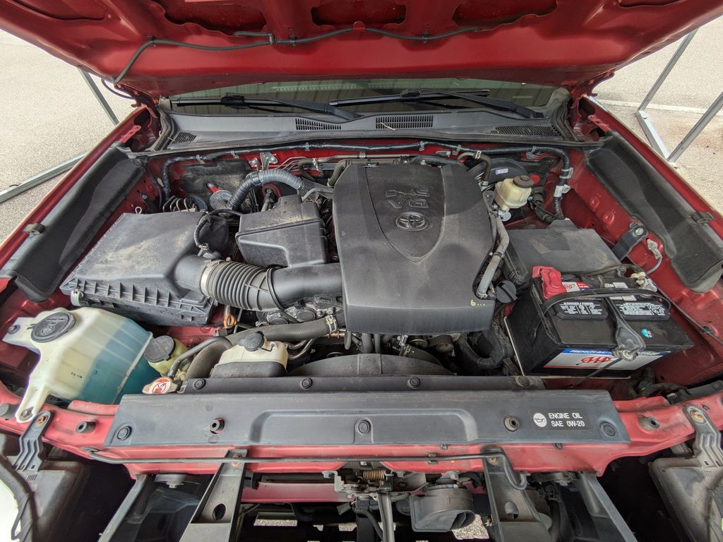 Thumbnail: 2017 Toyota Tacoma - 9