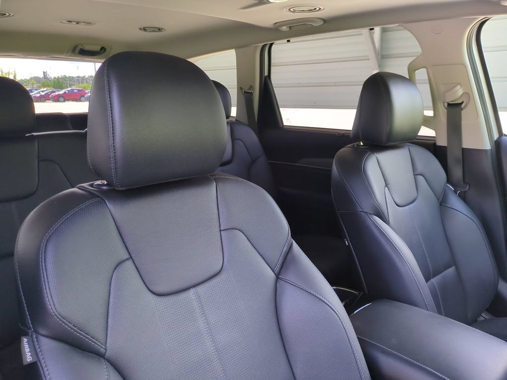 Thumbnail: 2020 Kia Telluride - 10