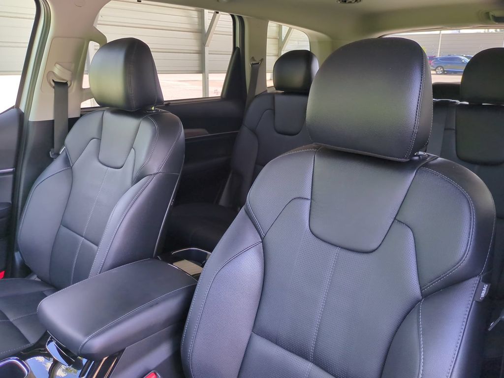 Thumbnail: 2020 Kia Telluride - 11