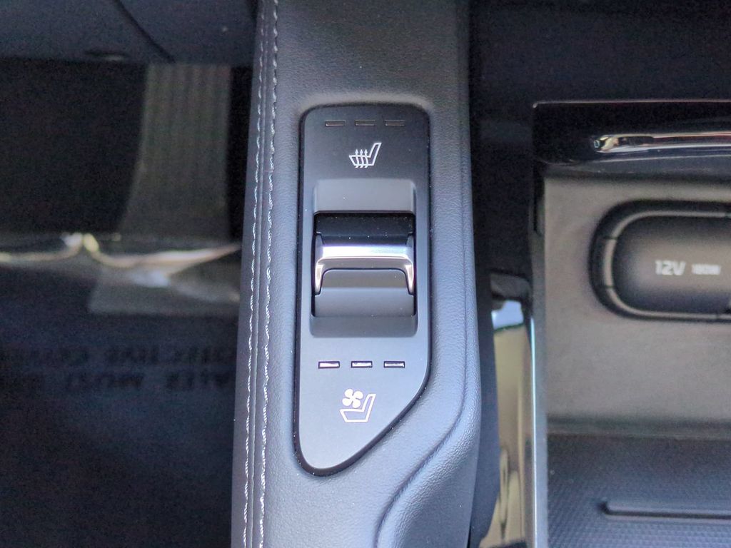 Thumbnail: 2020 Kia Telluride - 31
