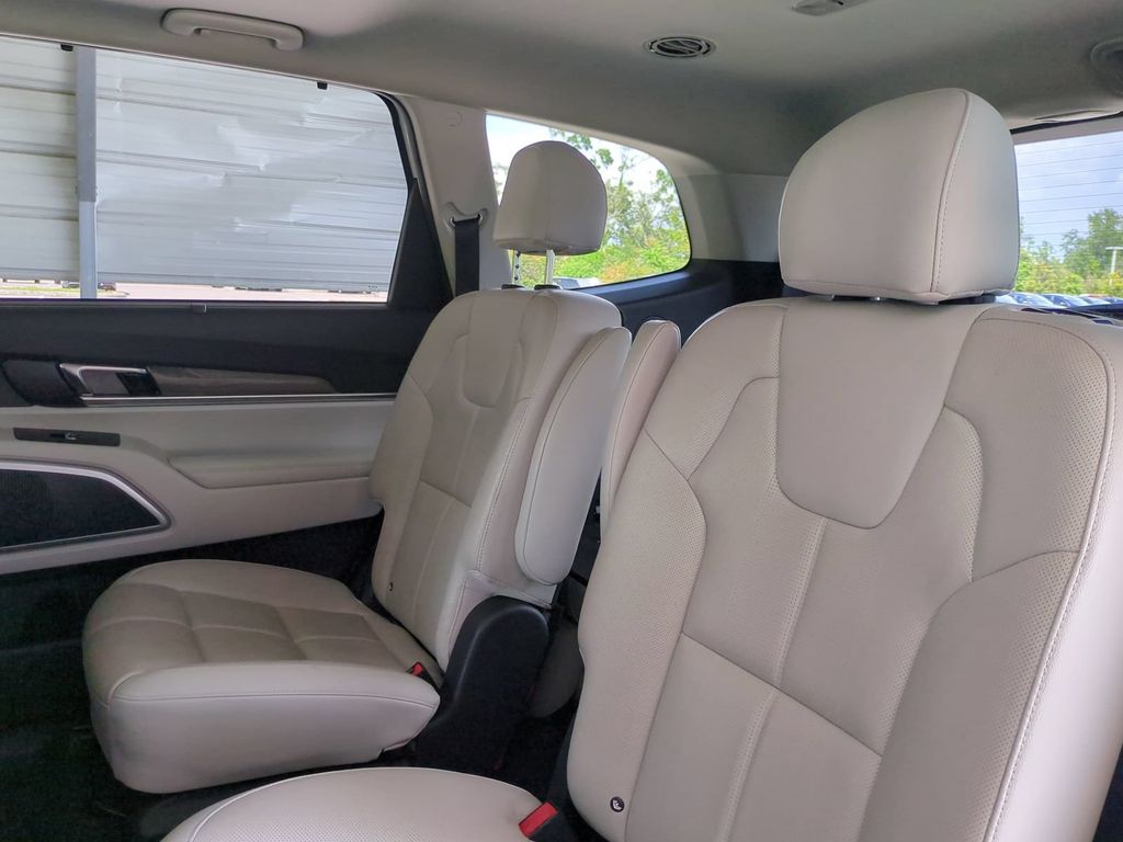 Thumbnail: 2022 Kia Telluride - 23