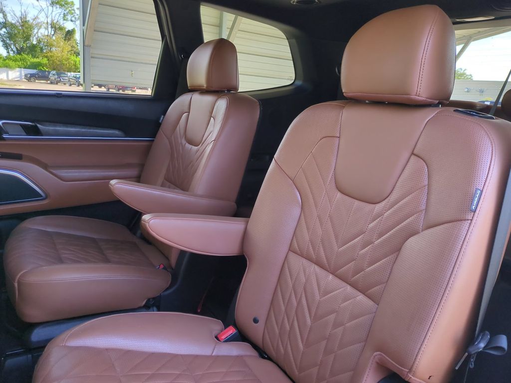 Thumbnail: 2023 Kia Telluride - 22