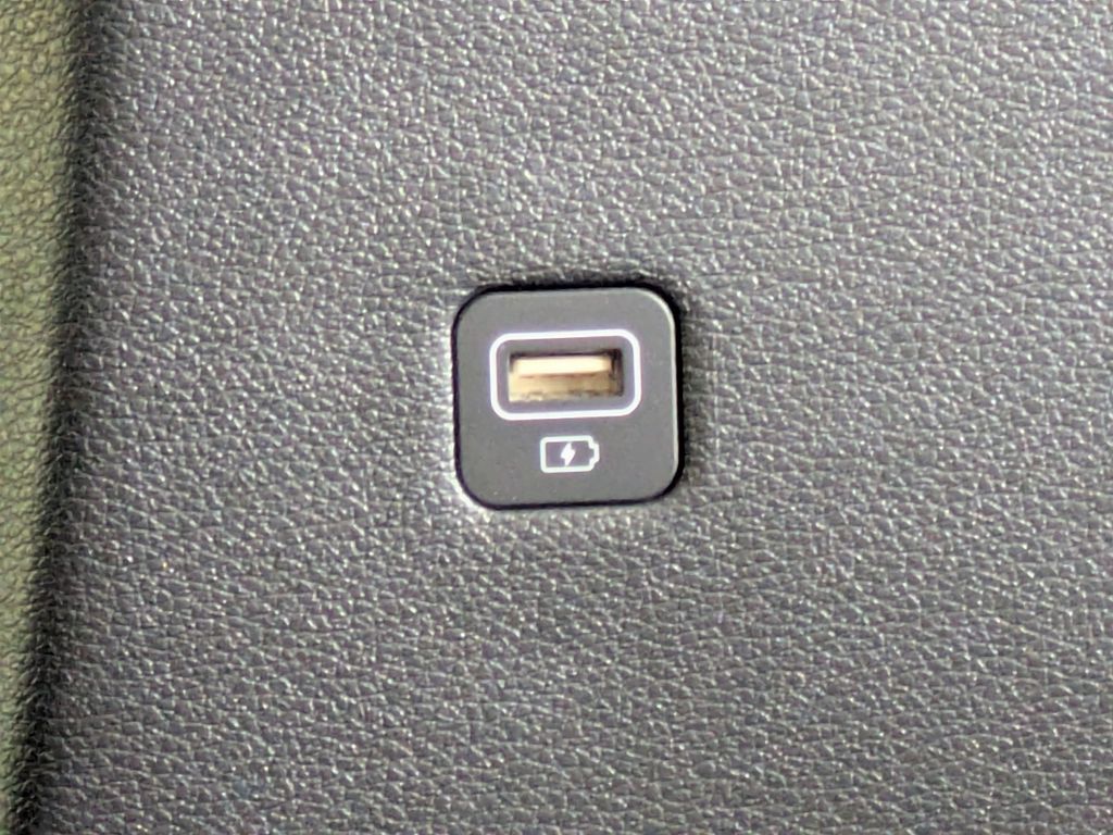 Thumbnail: 2021 Kia Telluride - 18