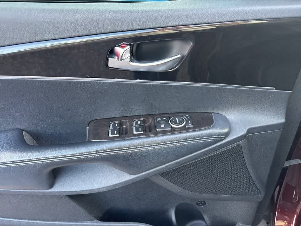 Thumbnail: 2017 Kia Sorento - 12