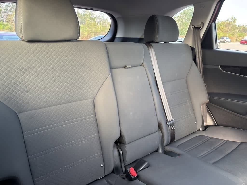 Thumbnail: 2017 Kia Sorento - 7