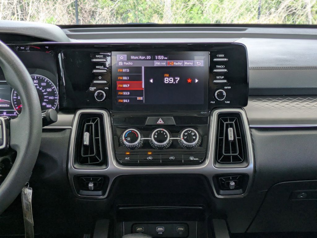 Thumbnail: 2023 Kia Sorento - 14
