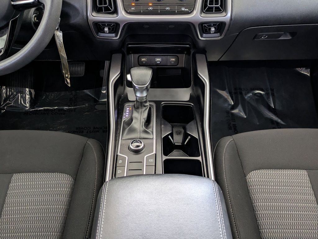 Thumbnail: 2023 Kia Sorento - 28