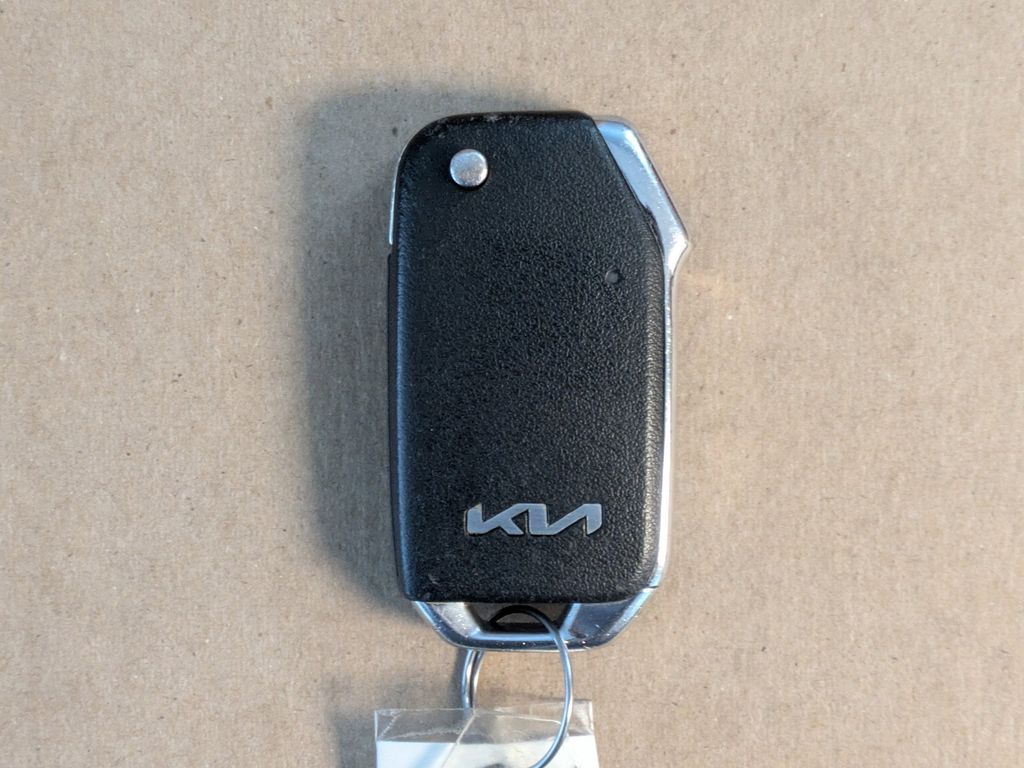 Thumbnail: 2023 Kia Sorento - 7