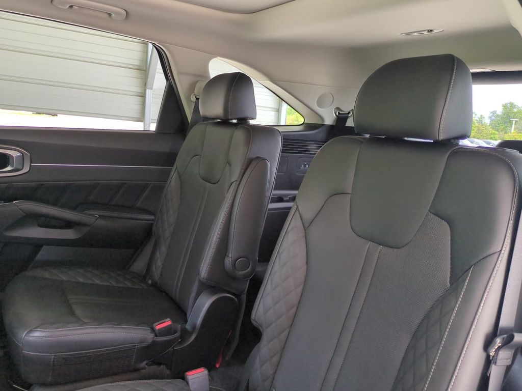 Thumbnail: 2021 Kia Sorento - 23