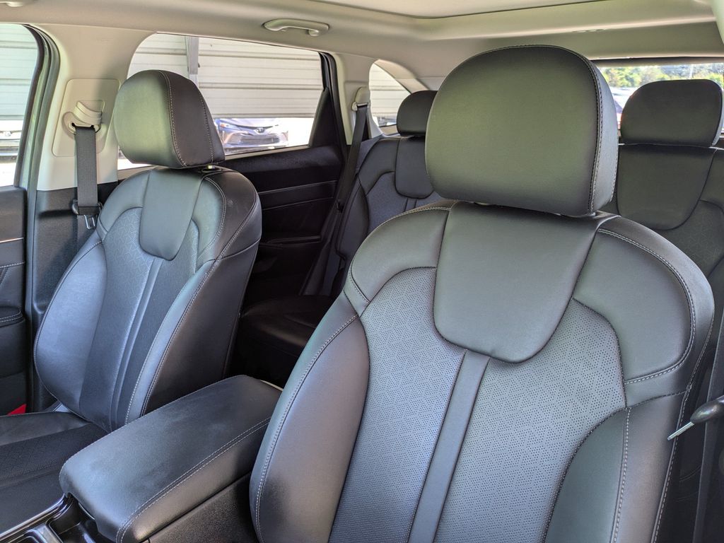 Thumbnail: 2023 Kia Sorento - 12