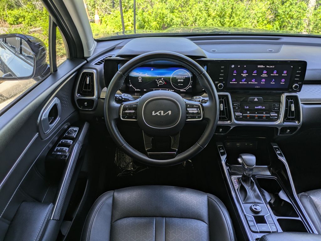 Thumbnail: 2023 Kia Sorento - 10