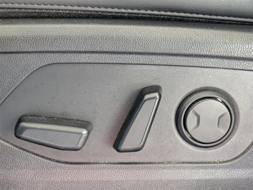 Thumbnail: 2023 Kia Sorento - 27