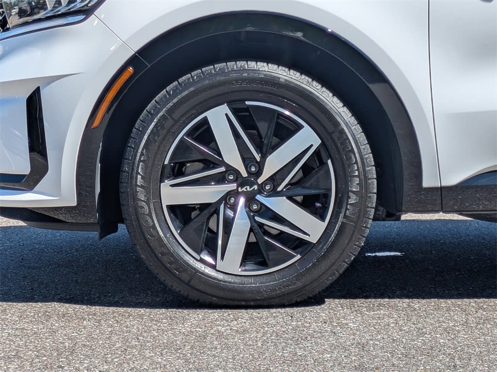 Thumbnail: 2023 Kia Sorento - 7