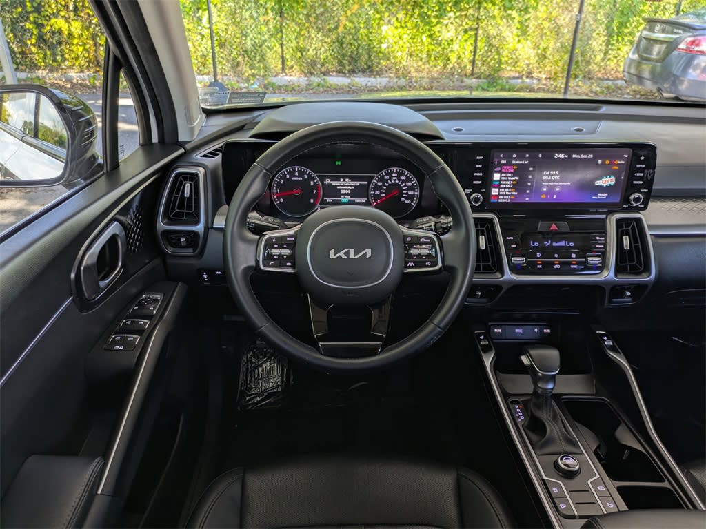 Thumbnail: 2023 Kia Sorento - 9