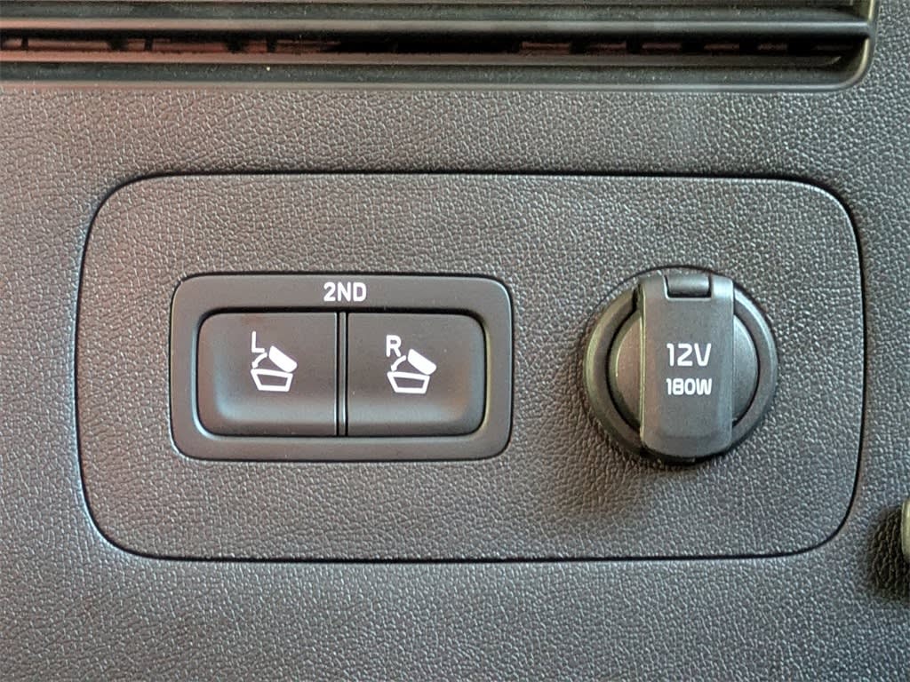 Thumbnail: 2023 Kia Sorento - 21