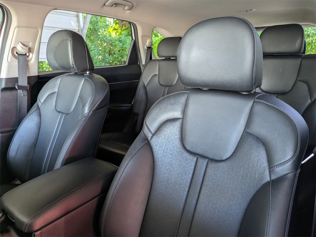 Thumbnail: 2023 Kia Sorento - 11