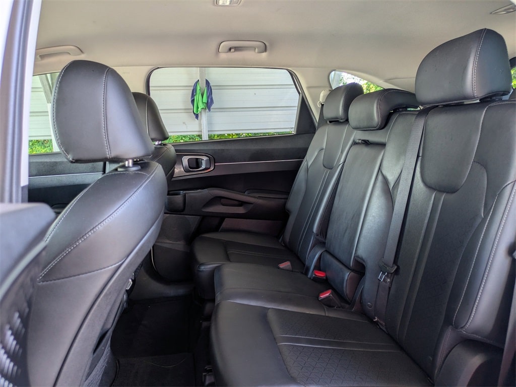 Thumbnail: 2023 Kia Sorento - 22