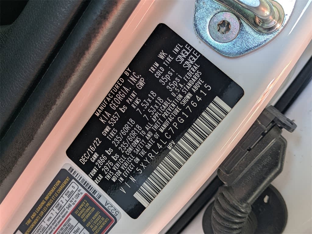 Thumbnail: 2023 Kia Sorento - 18