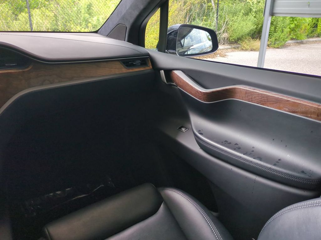 Thumbnail: 2020 Tesla Model X - 23