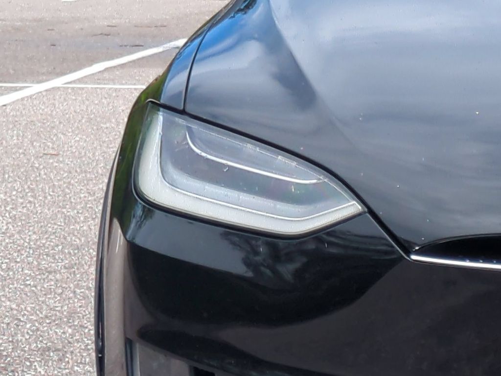 Thumbnail: 2020 Tesla Model X - 19