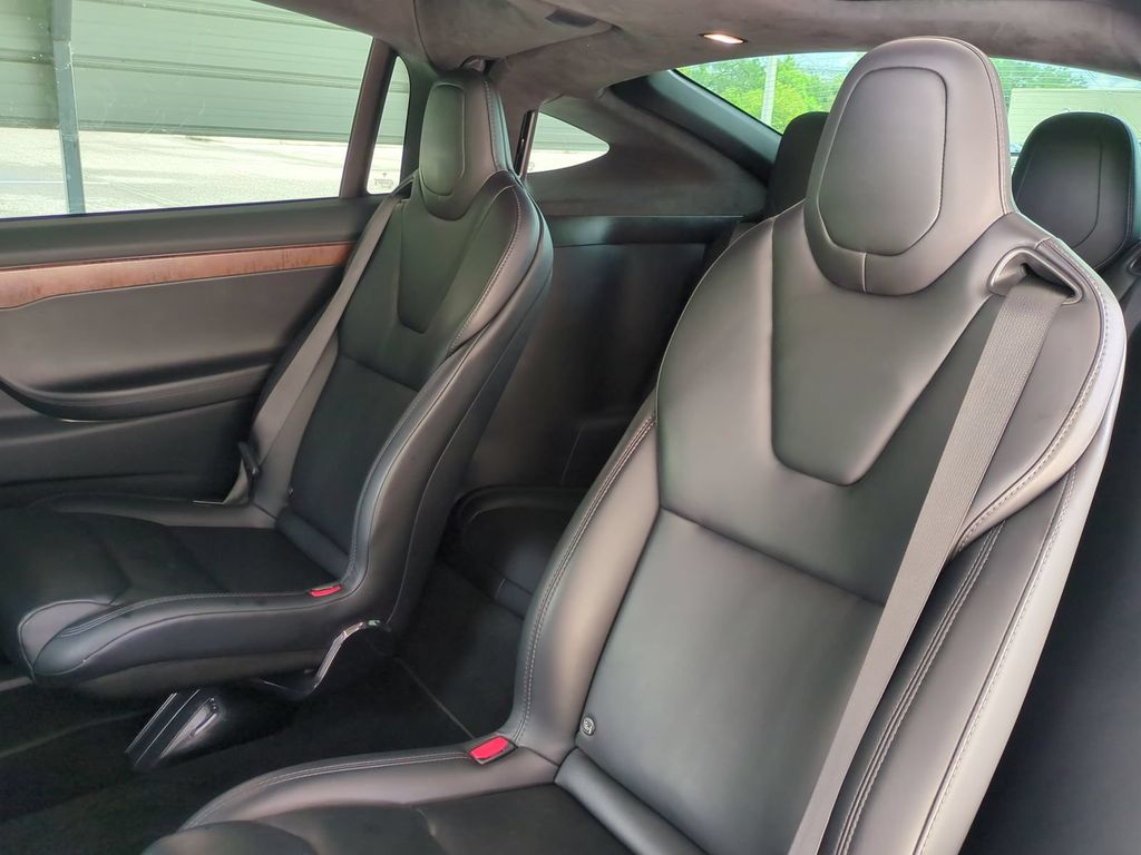 Thumbnail: 2020 Tesla Model X - 21
