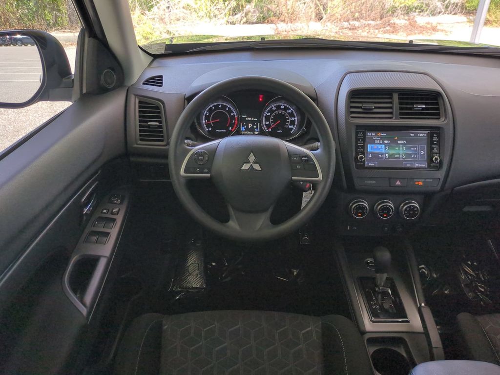 Thumbnail: 2024 Mitsubishi Outlander Sport - 10