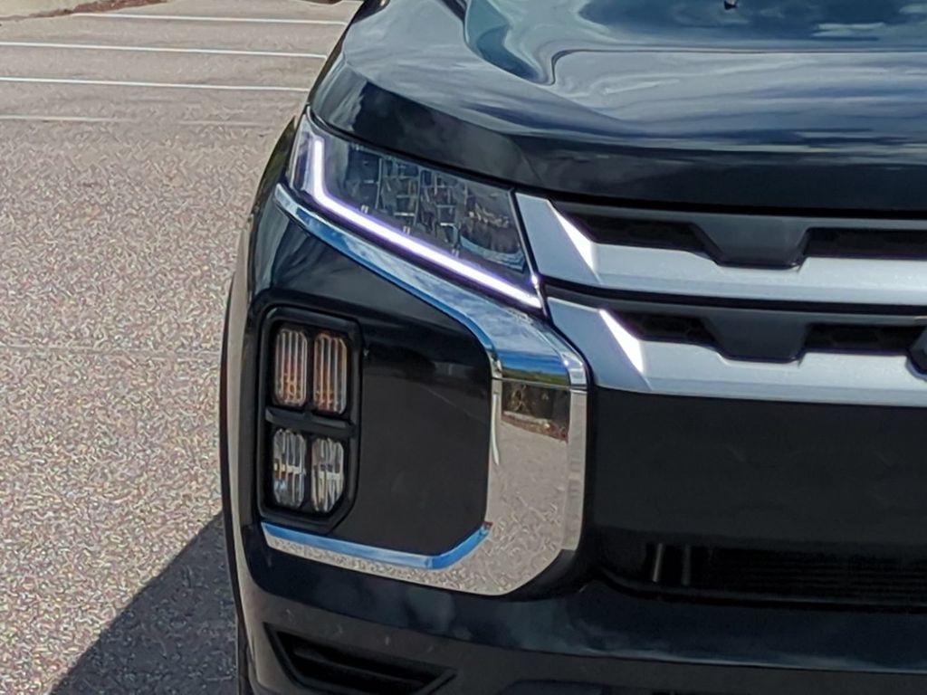 Thumbnail: 2024 Mitsubishi Outlander Sport - 7