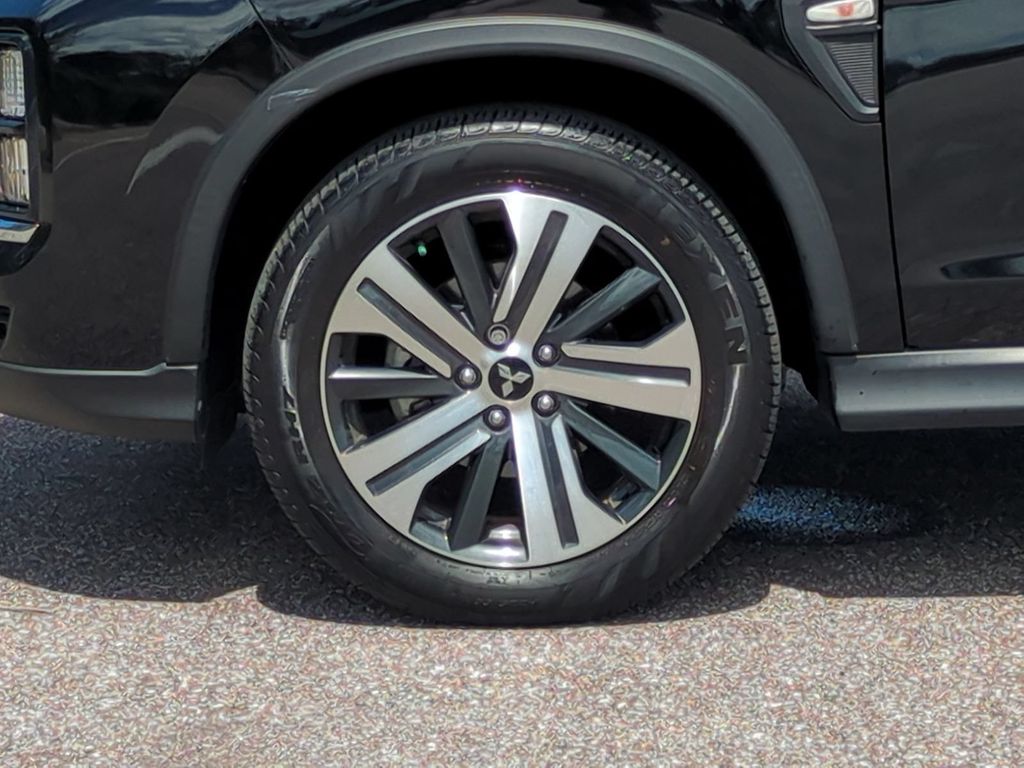 Thumbnail: 2024 Mitsubishi Outlander Sport - 8