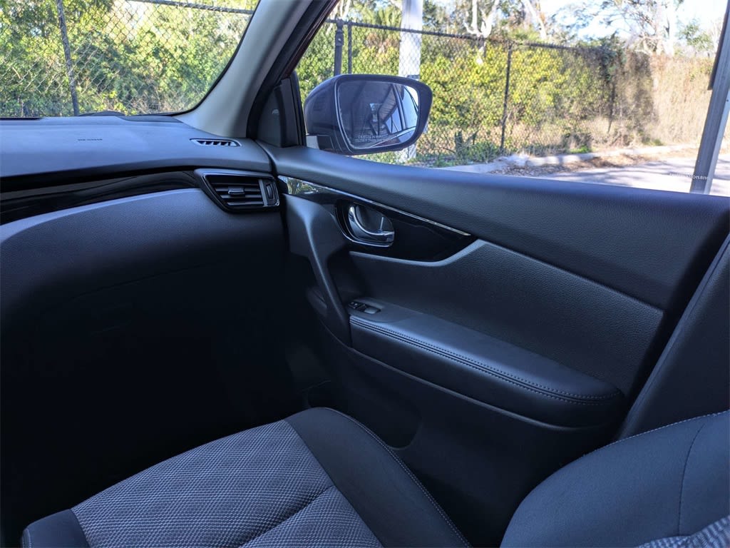 Thumbnail: 2019 Nissan Rogue Sport - 24