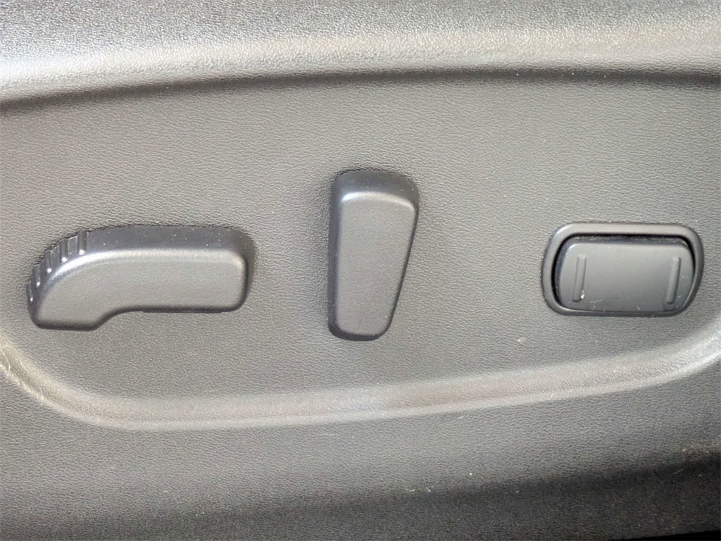 Thumbnail: 2019 Nissan Rogue Sport - 26