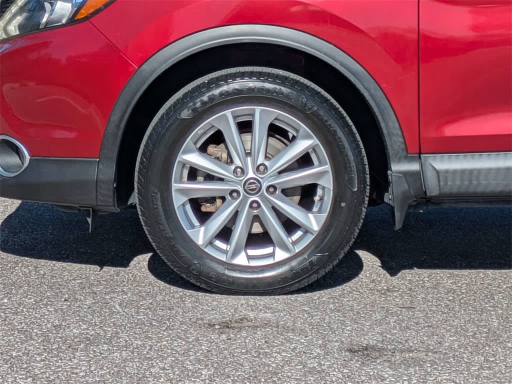 Thumbnail: 2019 Nissan Rogue Sport - 8