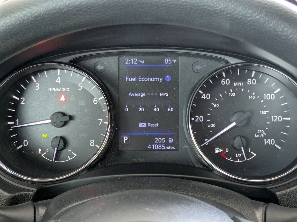Thumbnail: 2020 Nissan Rogue Sport - 16