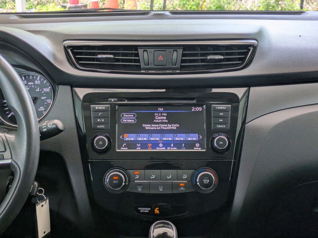 Thumbnail: 2020 Nissan Rogue Sport - 14