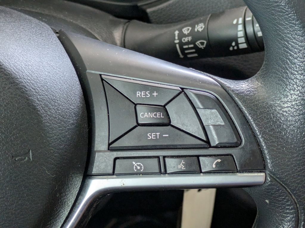 Thumbnail: 2020 Nissan Rogue Sport - 31