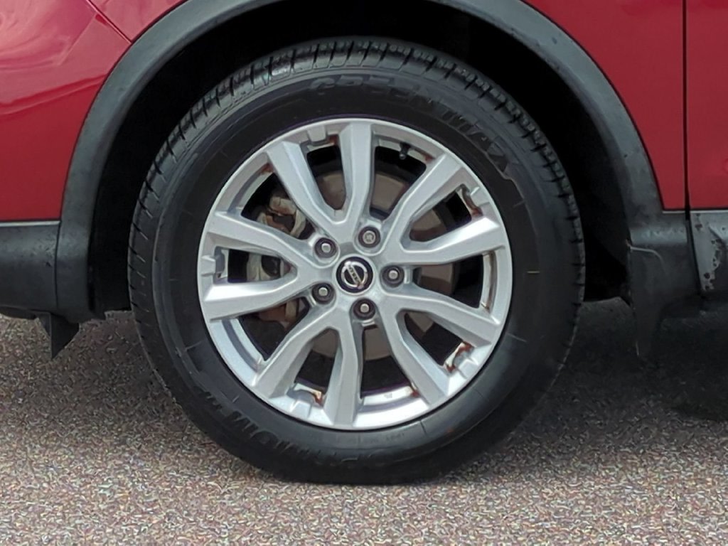 Thumbnail: 2020 Nissan Rogue Sport - 8