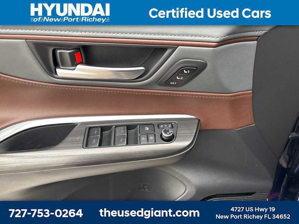 Thumbnail: 2024 Toyota Venza - 12