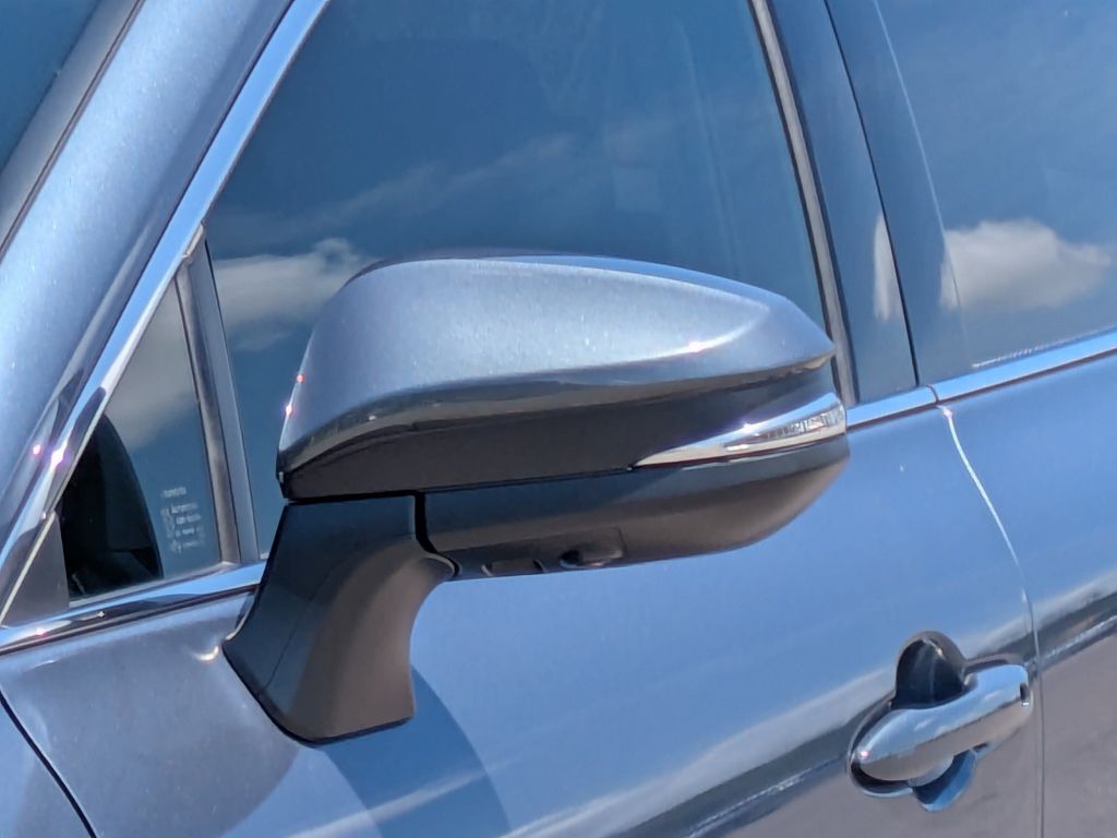 Thumbnail: 2022 Toyota Venza - 21