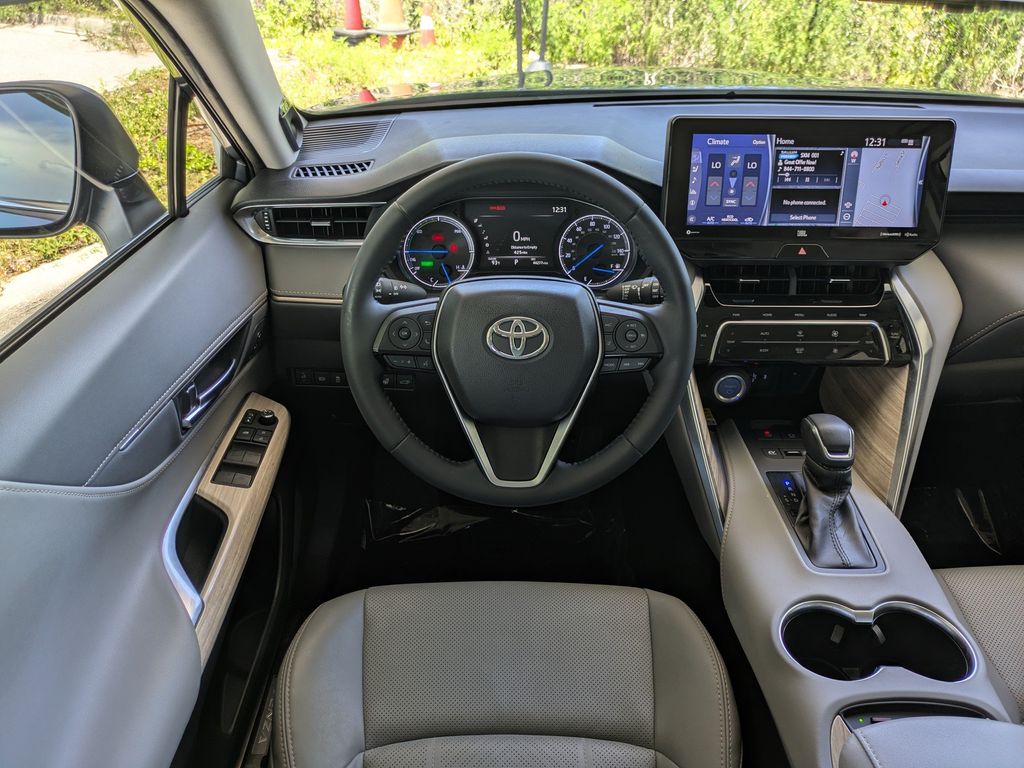 Thumbnail: 2022 Toyota Venza - 10