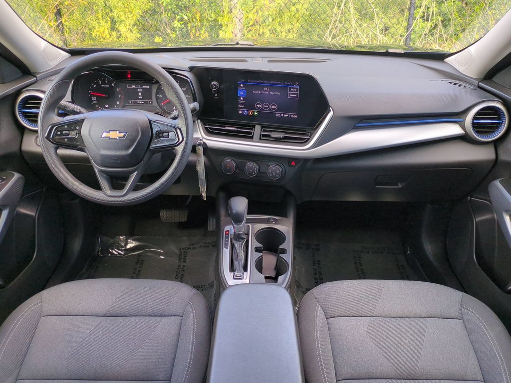 Thumbnail: 2024 Chevrolet Trax - 2