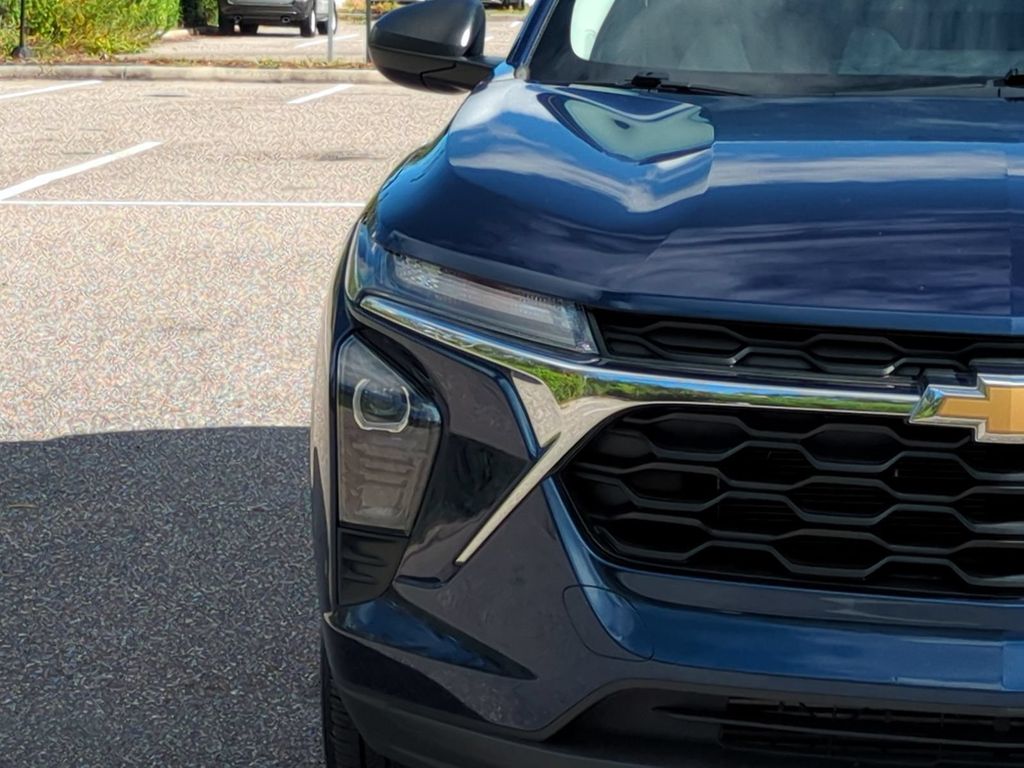 Thumbnail: 2024 Chevrolet Trax - 7