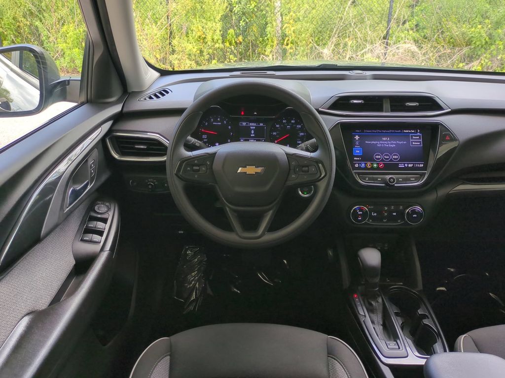 Thumbnail: 2023 Chevrolet TrailBlazer - 9