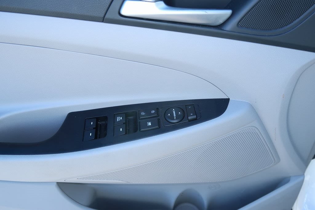 Thumbnail: 2021 Hyundai Tucson - 12