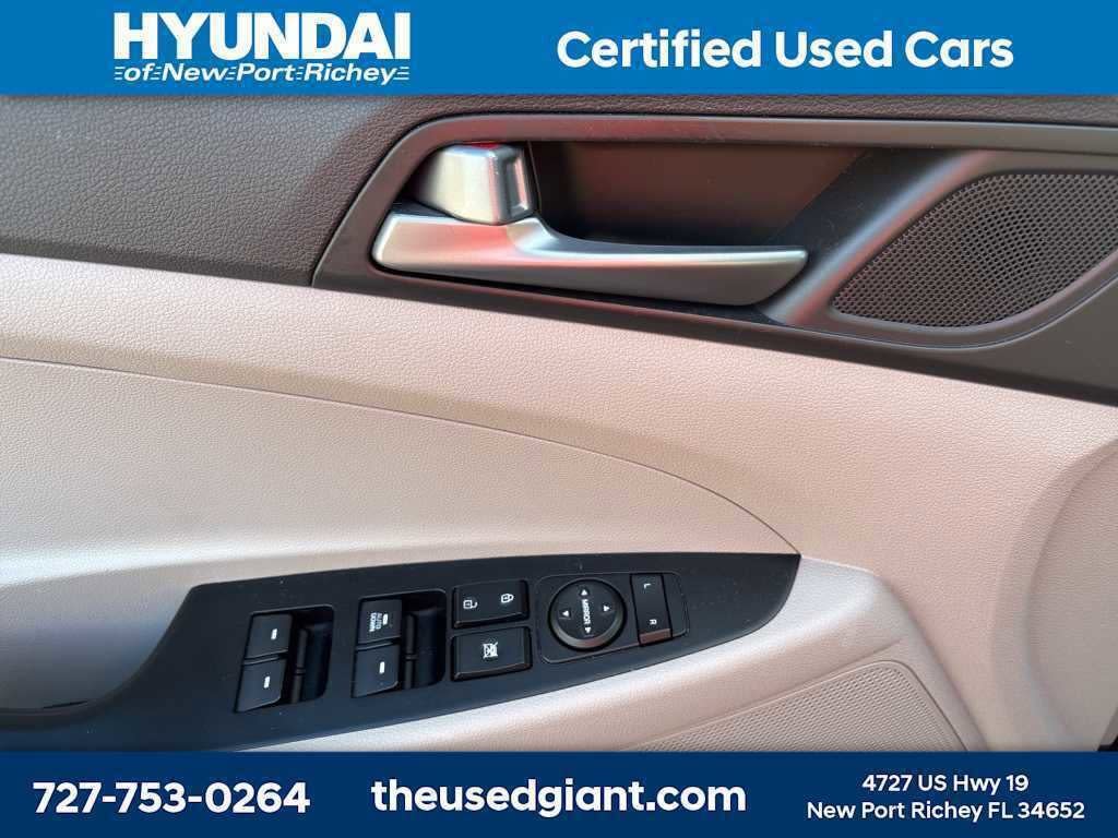 Thumbnail: 2016 Hyundai Tucson - 11